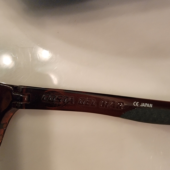 Costa Del Mar Sunglasses - Picture 4 of 5